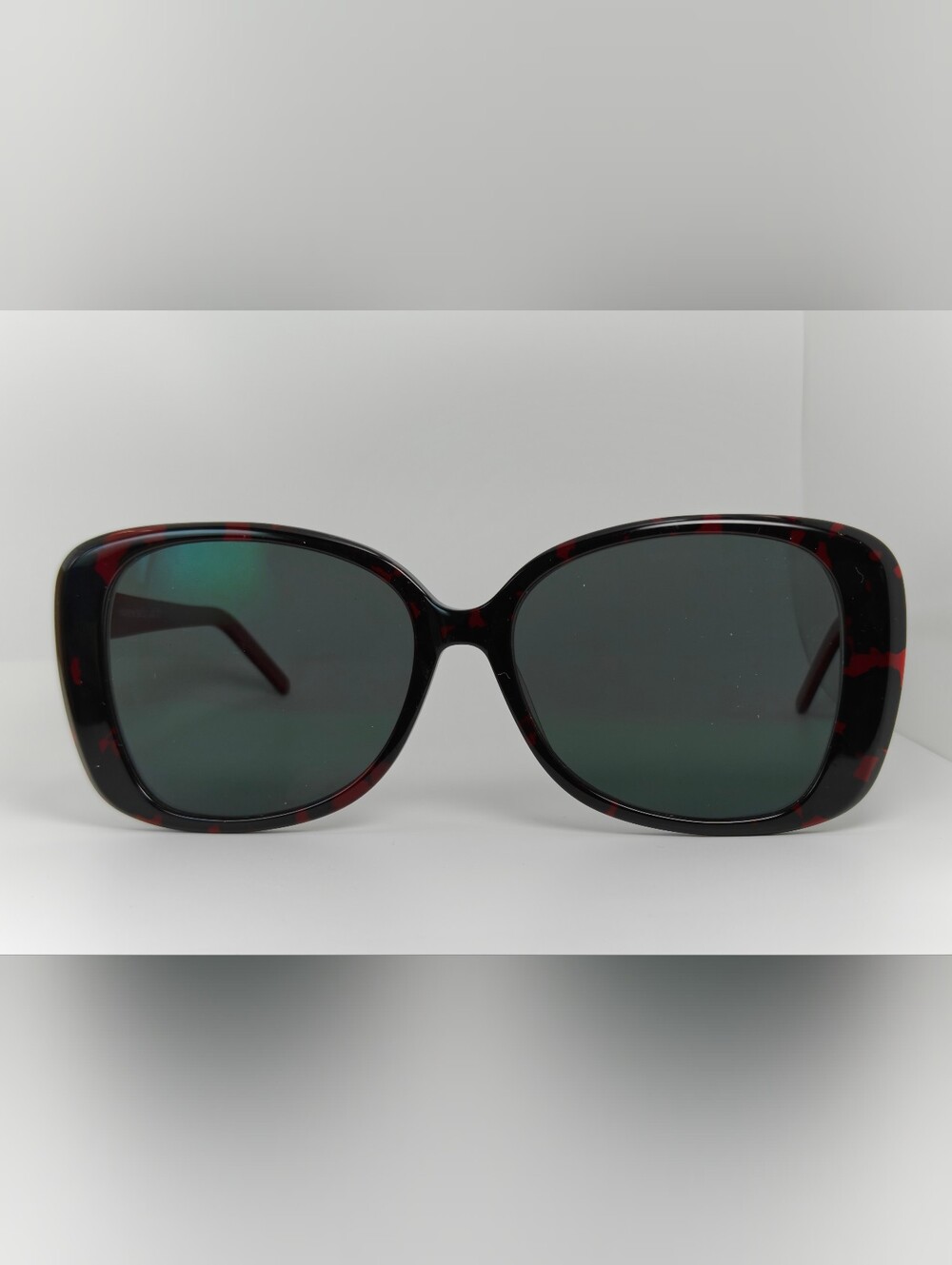 Marilyn. Oversized Women's Frame in Black and Red Tortoise.
